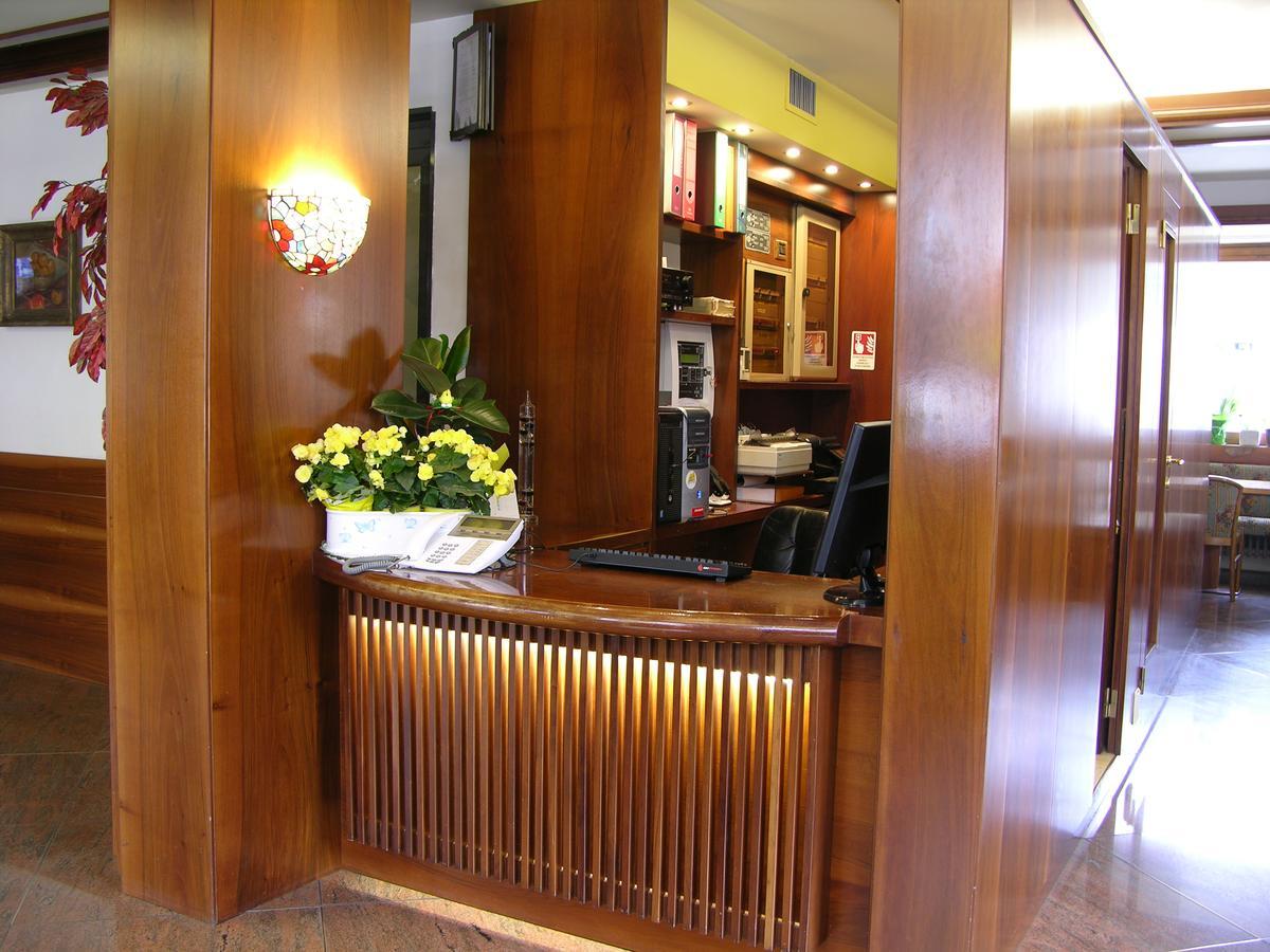 Best Western Hotel Nevada San Vito di Cadore Esterno foto